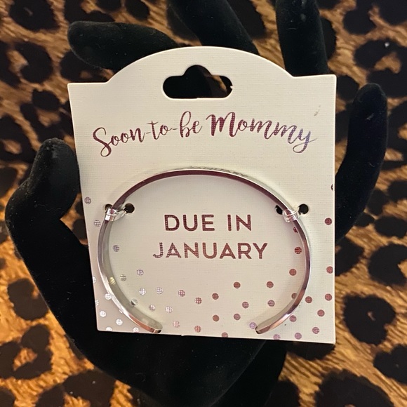 BNWT 18k Gold or Silver ‘Due in Month’ Bracelets by SOON TO BE MOMMY, Maternity - Picture 3 of 8